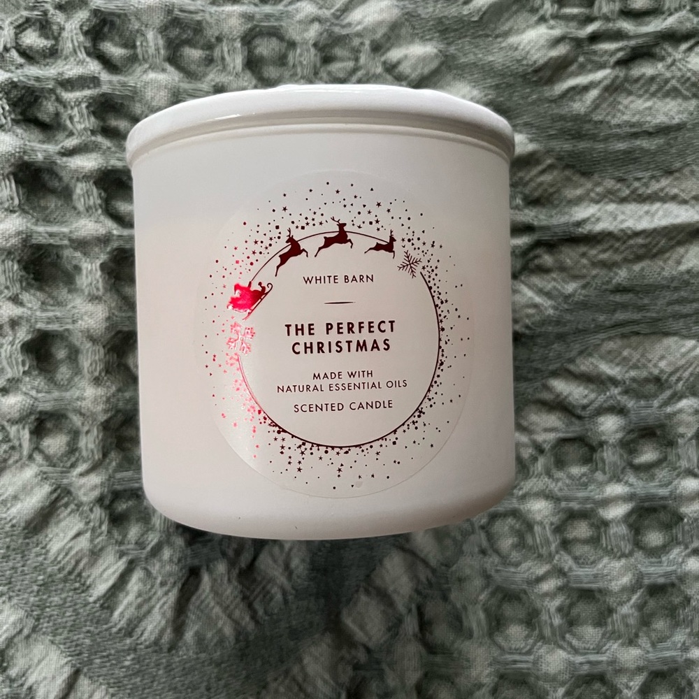 White Barn The Perfect Christmas Candle